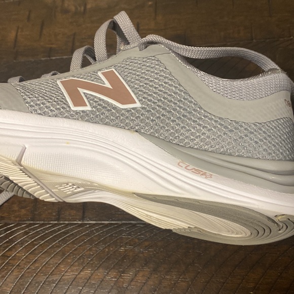 Women’s New Balance Sneakers - Picture 6 of 6